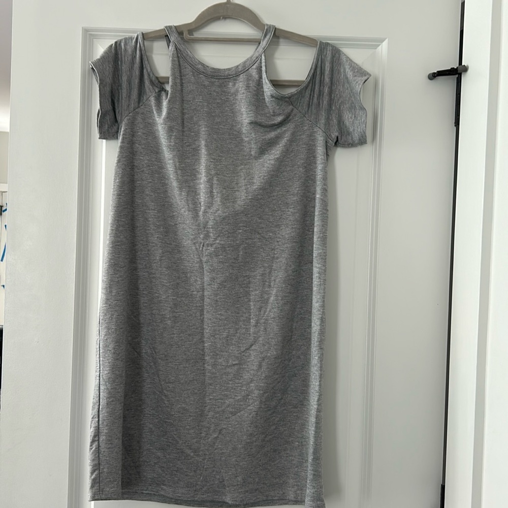 Four leaf tee shirt style dress with open sleeves